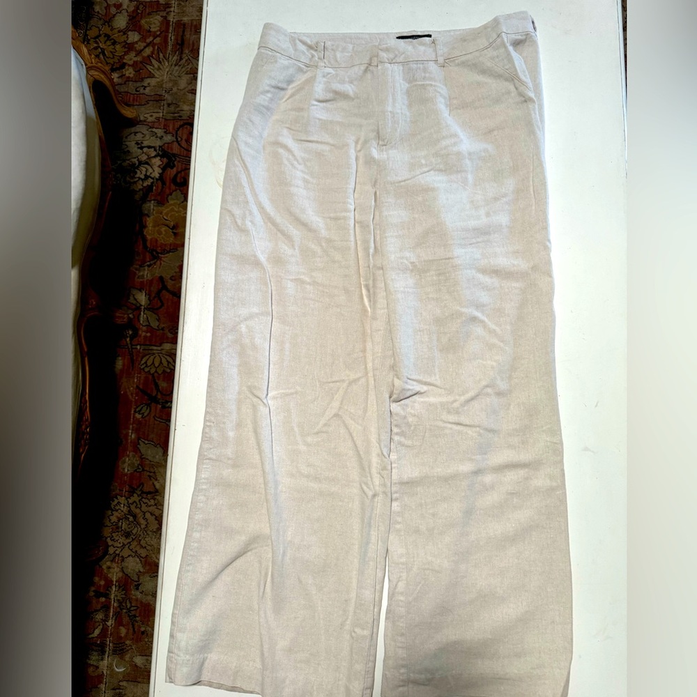 Beautiful linen pleated slacks
